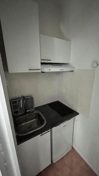 Immeuble a vendre Lencloître 86140 Vienne 694 m2  366800 euros