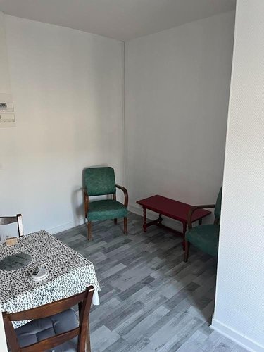 Immeuble a vendre Lencloître 86140 Vienne 694 m2  366800 euros