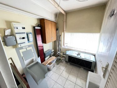 Fonds et murs commerciaux a vendre Manosque 04100 Alpes-de-Haute-Provence 156 m2  210600 euros