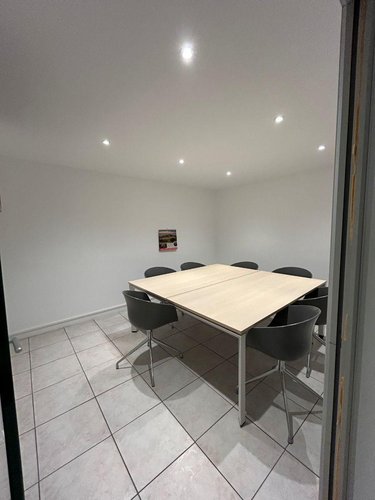 Location fonds et murs commerciaux Les Authieux sur le Port Saint Ouen 76520 Seine-Maritime 190 m2  4140 euros
