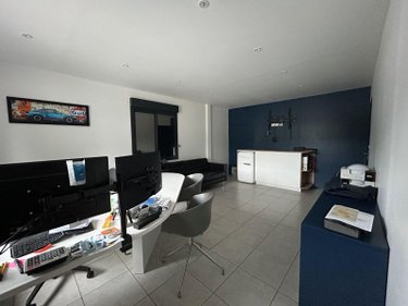 Location fonds et murs commerciaux Les Authieux sur le Port Saint Ouen 76520 Seine-Maritime 190 m2  3500 euros