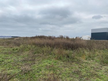Location divers Merville 59660 Nord 632 m2  750 euros