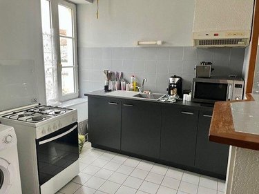 Immeuble a vendre Marolles-les-Braults 72260 Sarthe 438 m2  244500 euros