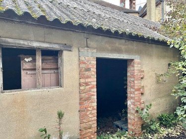 Immeuble a vendre Marolles-les-Braults 72260 Sarthe 438 m2  260000 euros
