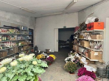 Immeuble a vendre Marolles-les-Braults 72260 Sarthe 438 m2  260000 euros