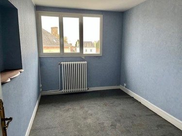 Immeuble a vendre Marolles-les-Braults 72260 Sarthe 438 m2  244500 euros
