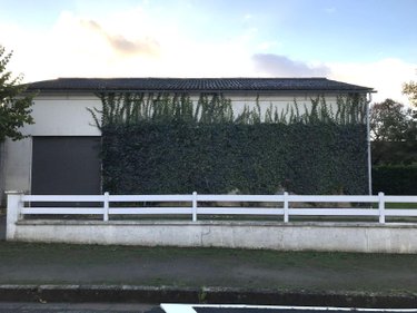 Garage et parking a vendre Torcé-en-Vallée 72110 Sarthe  64500 euros