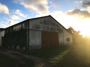 Garage et parking a vendre Torcé-en-Vallée 72110 Sarthe  64500 euros