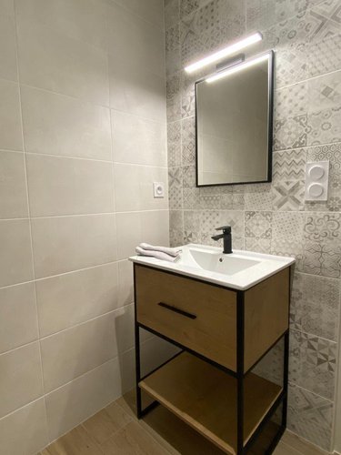 Location appartement La Gacilly 56200 Morbihan 21 m2 1 pièce 480 euros