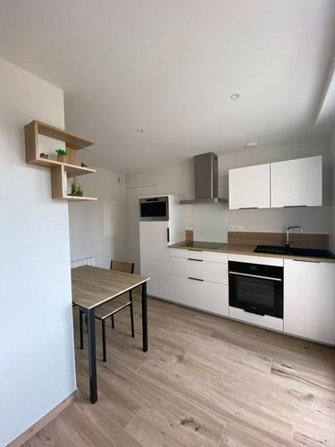 Location appartement La Gacilly 56200 Morbihan 21 m2 1 pièce 480 euros