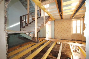 Maison a vendre La Salvetat-Peyralès 12440 Aveyron 189 m2 8 pièces 183700 euros