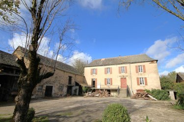 Maison a vendre La Salvetat-Peyralès 12440 Aveyron 189 m2 8 pièces 183700 euros
