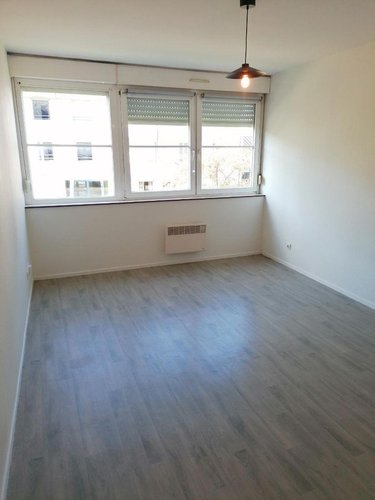 Location appartement Bruz 35170 Ille-et-Vilaine 21 m2 1 pièce 420 euros