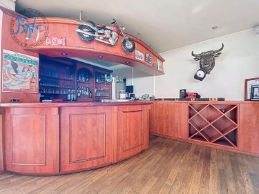 Fonds et murs commerciaux a vendre Trégunc 29910 Finistère 313 m2  624000 euros