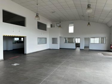 Location fonds et murs commerciaux Poulainville 80260 Somme 1060 m2  8000 euros