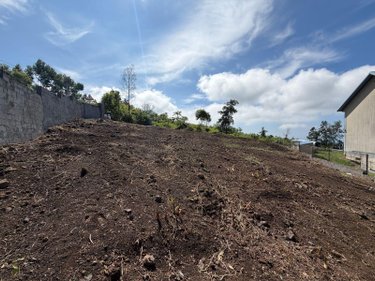 Terrain a batir a vendre Les Avirons 97425 Réunion 1507 m2  118100 euros