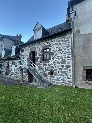 Maison a vendre Saint-Vincent-de-Salers 15380 Cantal  68900 euros