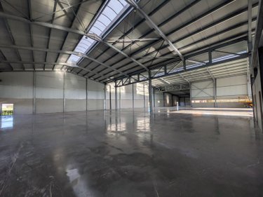 Location fonds et murs commerciaux Wormhout 59470 Nord 1800 m2  4000 euros