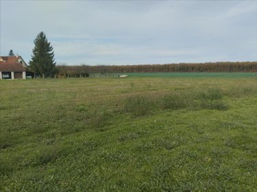 Terrain a batir a vendre Soye-en-Septaine 18340 Cher 2717 m2  69680 euros