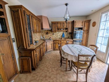 Maison a vendre Saint-Amand-Montrond 18200 Cher 173 m2 6 pièces 219736 euros