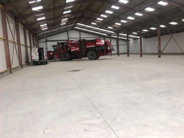 Location divers Merris 59270 Nord 1260 m2  4200 euros