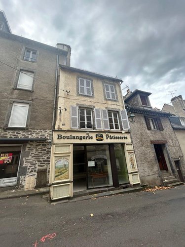 Immeuble a vendre Mauriac 15200 Cantal  84800 euros
