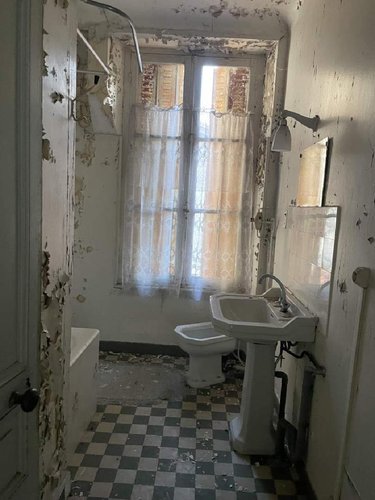 Immeuble a vendre Javerlhac et la Chapelle Saint Robert 24300 Dordogne 306 m2  192600 euros