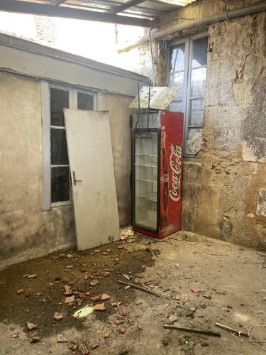 Fonds et murs commerciaux a vendre Ribérac 24600 Dordogne 93 m2  55000 euros