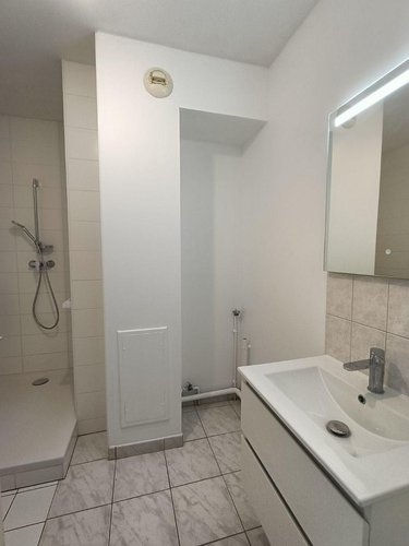 Location appartement Bruz 35170 Ille-et-Vilaine 79 m2 5 pièces 975 euros