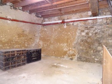 Garage et parking a vendre Chauvigny 86300 Vienne 61 m2  46800 euros