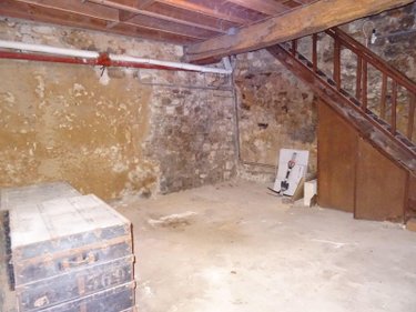 Garage et parking a vendre Chauvigny 86300 Vienne 61 m2  46800 euros