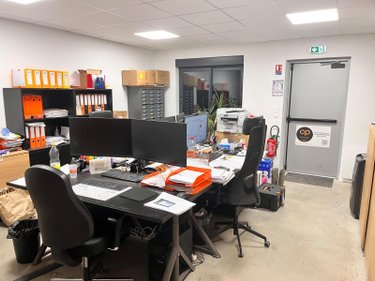 Location fonds et murs commerciaux Cormontreuil 51350 Marne 490 m2  4010 euros