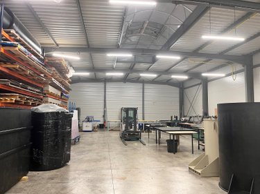 Location fonds et murs commerciaux Cormontreuil 51350 Marne 490 m2  4010 euros