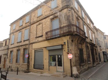 Immeuble a vendre Saint-Gilles 30800 Gard 578 m2  199280 euros