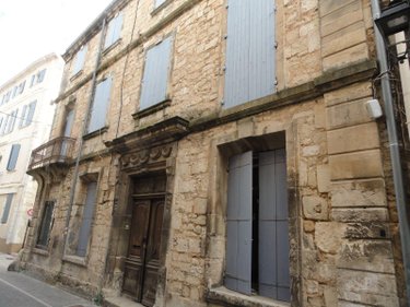 Immeuble a vendre Saint-Gilles 30800 Gard 578 m2  199280 euros