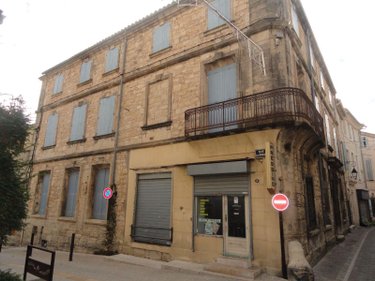 Immeuble a vendre Saint-Gilles 30800 Gard 578 m2  199280 euros