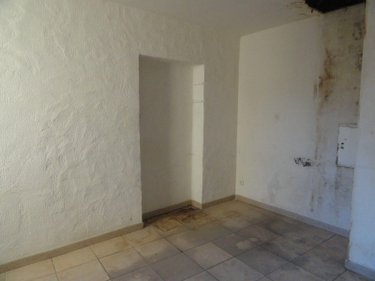 Immeuble a vendre Saint-Gilles 30800 Gard 578 m2  199280 euros