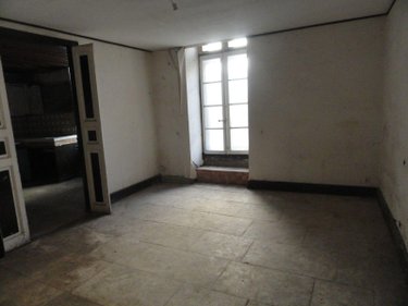 Immeuble a vendre Saint-Gilles 30800 Gard 578 m2  199280 euros