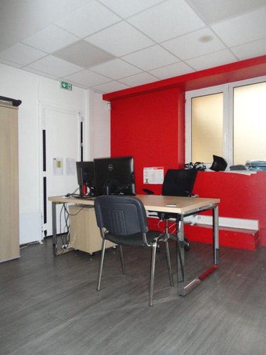 Fonds et murs commerciaux a vendre Mâcon 71000 Saône-et-Loire 46 m2  96000 euros