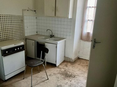 Immeuble a vendre Saint-Priest-Taurion 87480 Haute-Vienne 239 m2  33000 euros