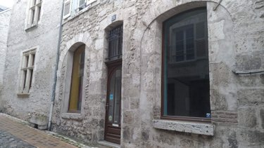 Location fonds et murs commerciaux Beaugency 45190 Loiret 52 m2  400 euros