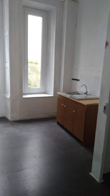 Location fonds et murs commerciaux Beaugency 45190 Loiret 52 m2  400 euros