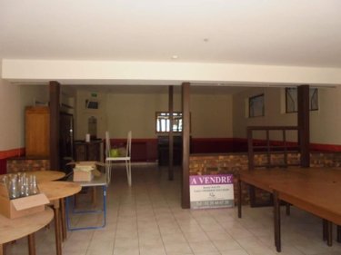 Fonds et murs commerciaux a vendre Beaugency 45190 Loiret 203 m2  210200 euros