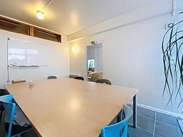 Fonds et murs commerciaux a vendre Bordeaux 33000 Gironde 81 m2  240000 euros