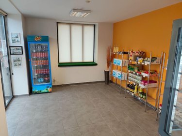 Fonds et murs commerciaux a vendre Charbonnières-les-Varennes 63410 Puy-de-Dôme  106000 euros