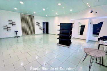 Location fonds et murs commerciaux Hazebrouck 59190 Nord  1000 euros