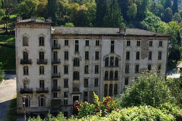 Immeuble a vendre Plombières-les-Bains 88370 Vosges 3000 m2  200000 euros