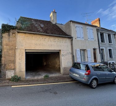 Garage et parking a vendre La Châtre 36400 Indre 94 m2  21600 euros