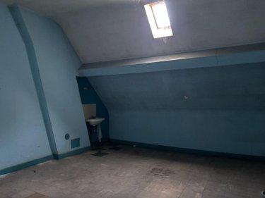 Garage et parking a vendre La Châtre 36400 Indre 94 m2  21600 euros