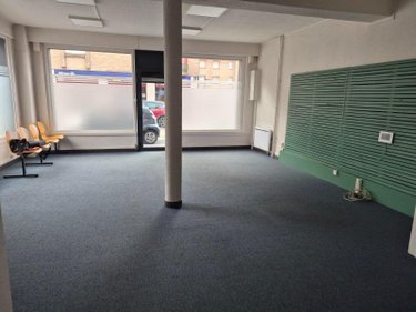 Location fonds et murs commerciaux Saint-Pol-sur-Mer 59430 Nord 67 m2  870 euros